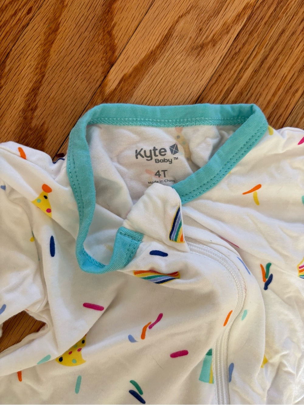 Kyte baby 4t birthday onesie - Picture 2 of 3